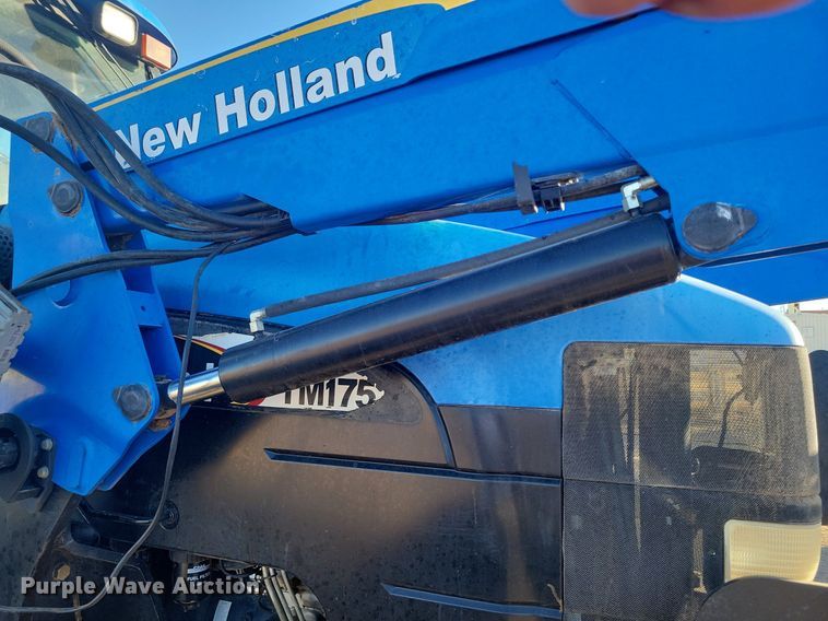 image for item LG9388 2004 New Holland TM175  MFWD tractor