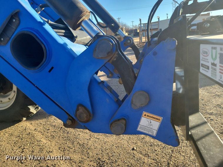 image for item LG9388 2004 New Holland TM175  MFWD tractor