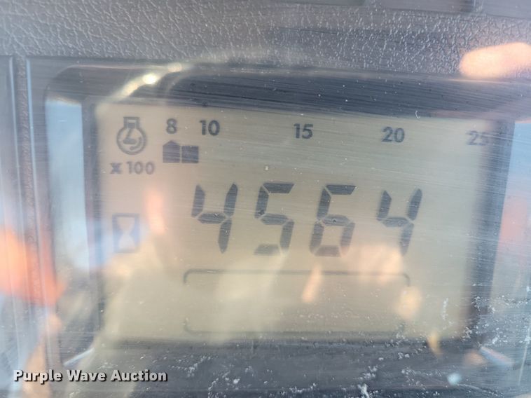 image for item LG9388 2004 New Holland TM175  MFWD tractor