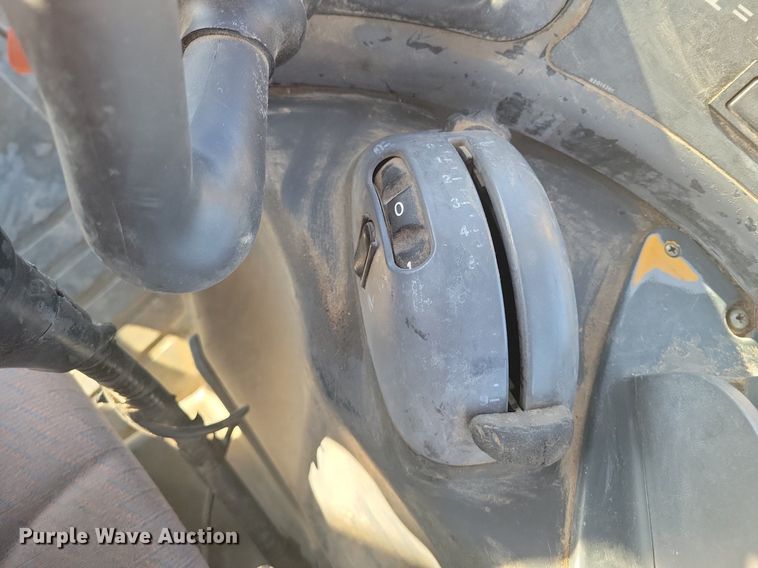 image for item LG9388 2004 New Holland TM175  MFWD tractor