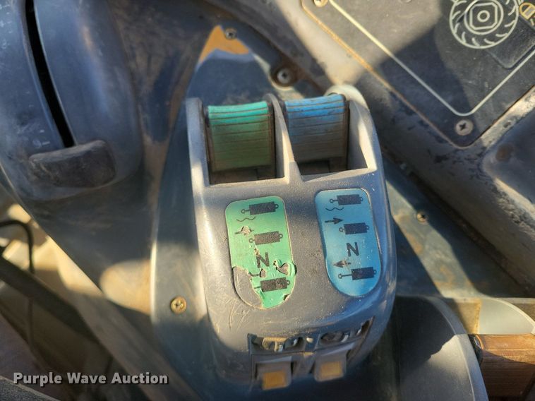 image for item LG9388 2004 New Holland TM175  MFWD tractor