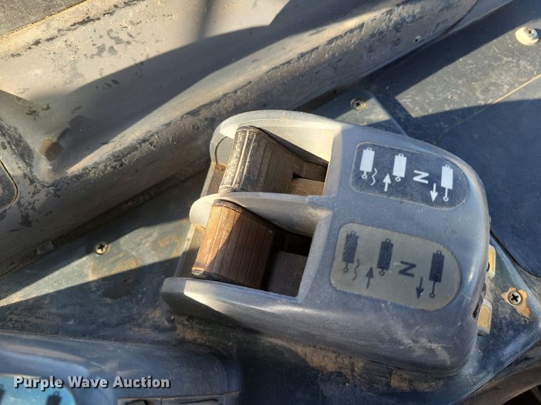 image for item LG9388 2004 New Holland TM175  MFWD tractor