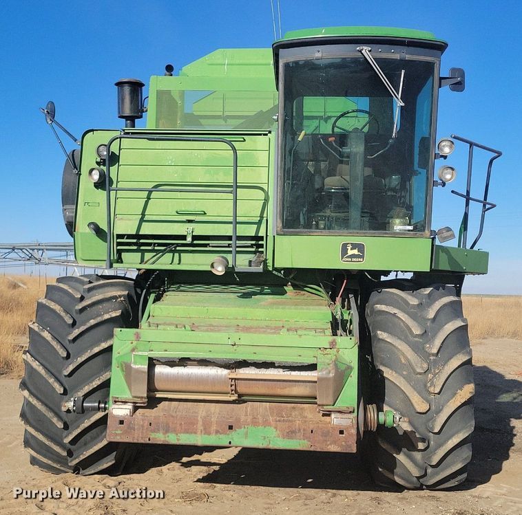 image for item LG9391 1987 John Deere 7720 Titan II  combine