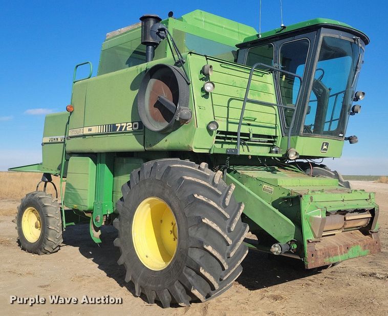 image for item LG9391 1987 John Deere 7720 Titan II  combine