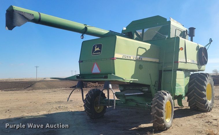 image for item LG9391 1987 John Deere 7720 Titan II  combine