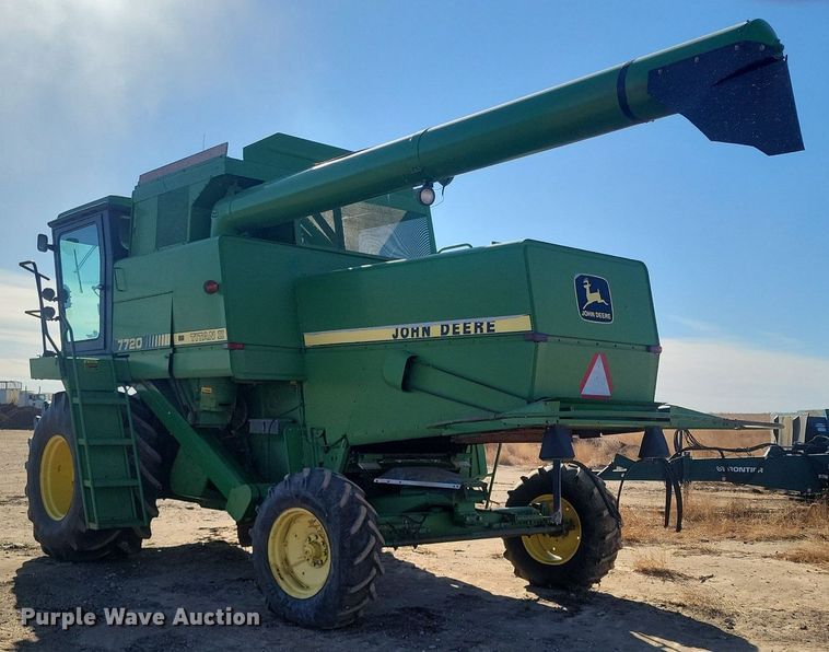 image for item LG9391 1987 John Deere 7720 Titan II  combine