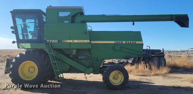 image for item LG9391 1987 John Deere 7720 Titan II  combine
