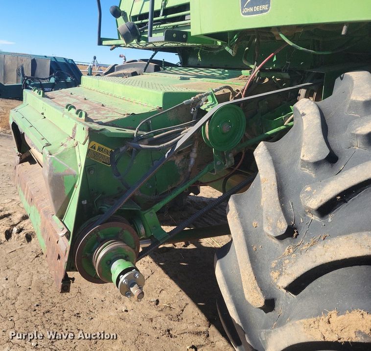 image for item LG9391 1987 John Deere 7720 Titan II  combine