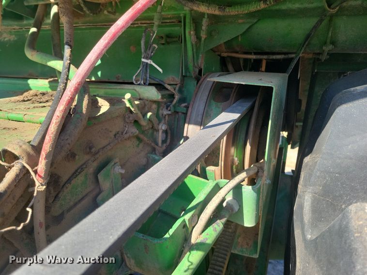 image for item LG9391 1987 John Deere 7720 Titan II  combine