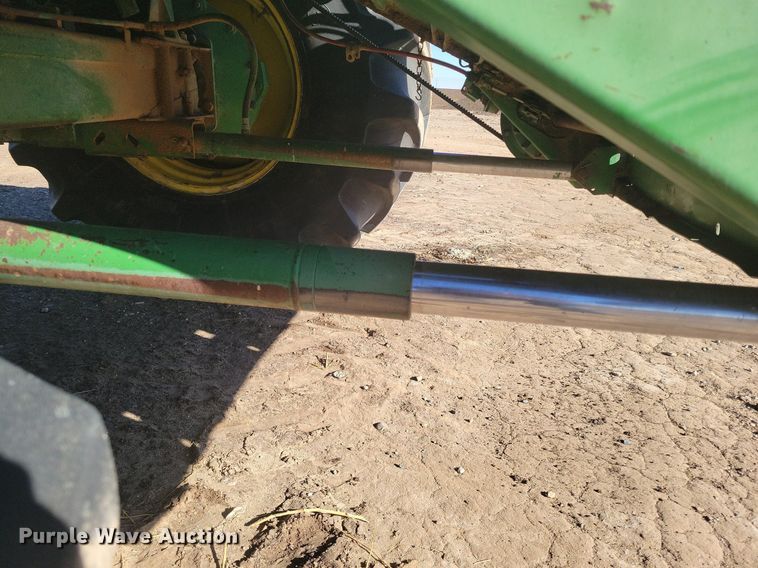 image for item LG9391 1987 John Deere 7720 Titan II  combine