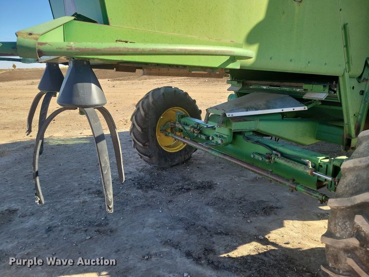 image for item LG9391 1987 John Deere 7720 Titan II  combine