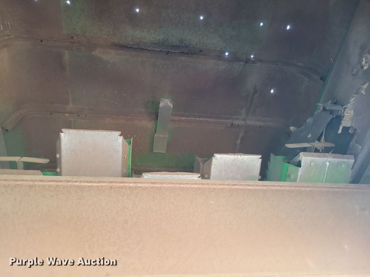 image for item LG9391 1987 John Deere 7720 Titan II  combine