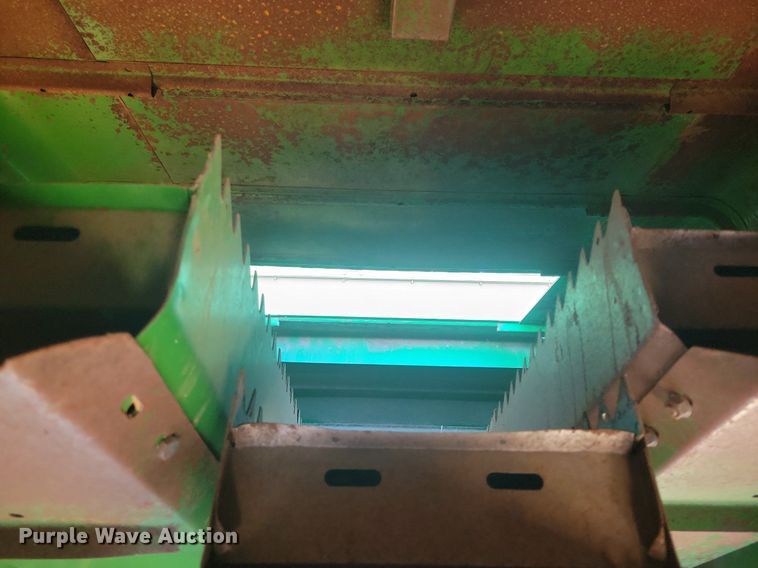 image for item LG9391 1987 John Deere 7720 Titan II  combine