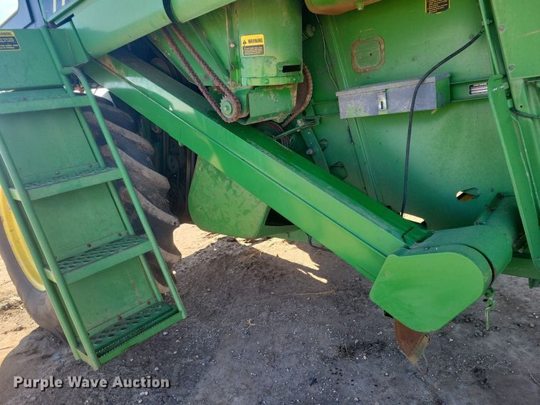 image for item LG9391 1987 John Deere 7720 Titan II  combine