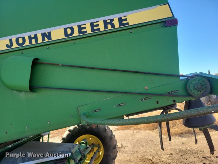 image for item LG9391 1987 John Deere 7720 Titan II  combine