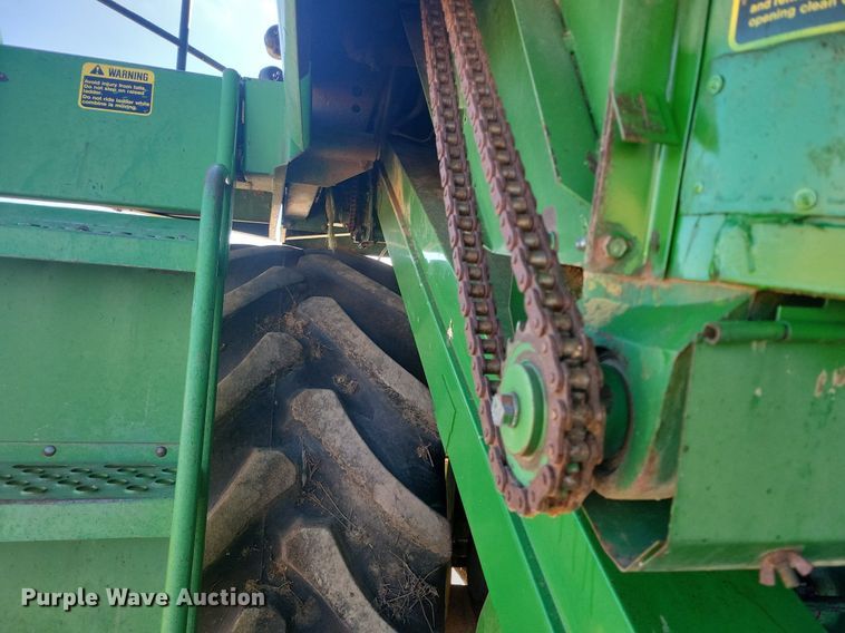 image for item LG9391 1987 John Deere 7720 Titan II  combine