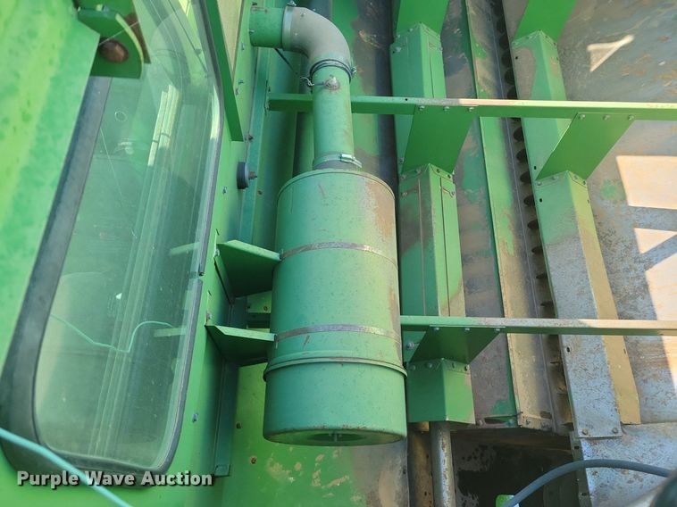 image for item LG9391 1987 John Deere 7720 Titan II  combine