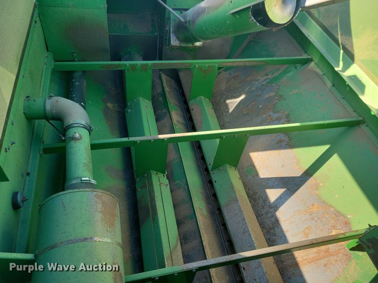 image for item LG9391 1987 John Deere 7720 Titan II  combine