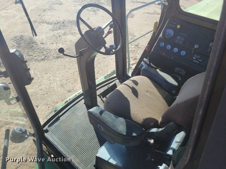image for item LG9391 1987 John Deere 7720 Titan II  combine