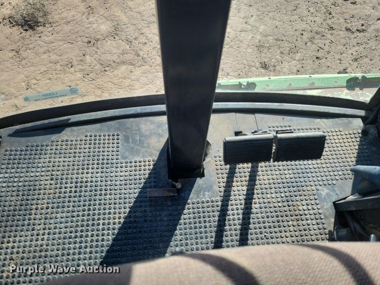 image for item LG9391 1987 John Deere 7720 Titan II  combine