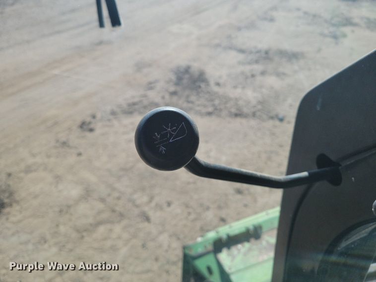 image for item LG9391 1987 John Deere 7720 Titan II  combine