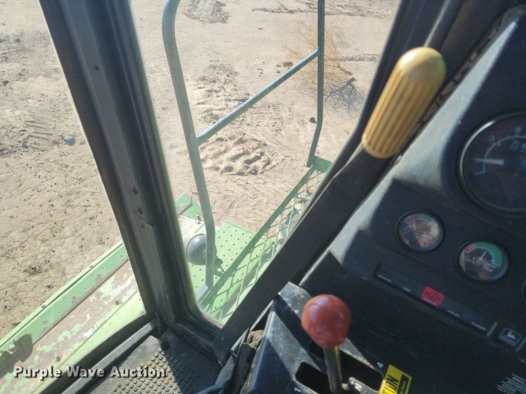 image for item LG9391 1987 John Deere 7720 Titan II  combine