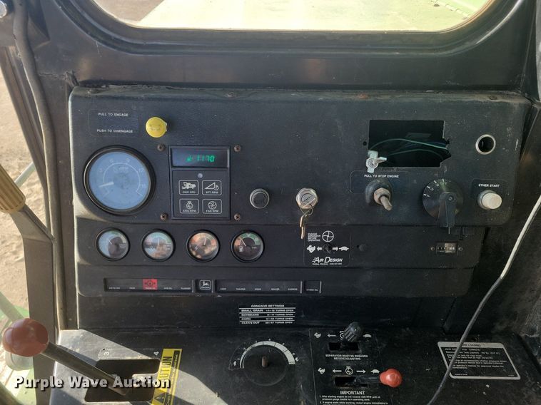 image for item LG9391 1987 John Deere 7720 Titan II  combine