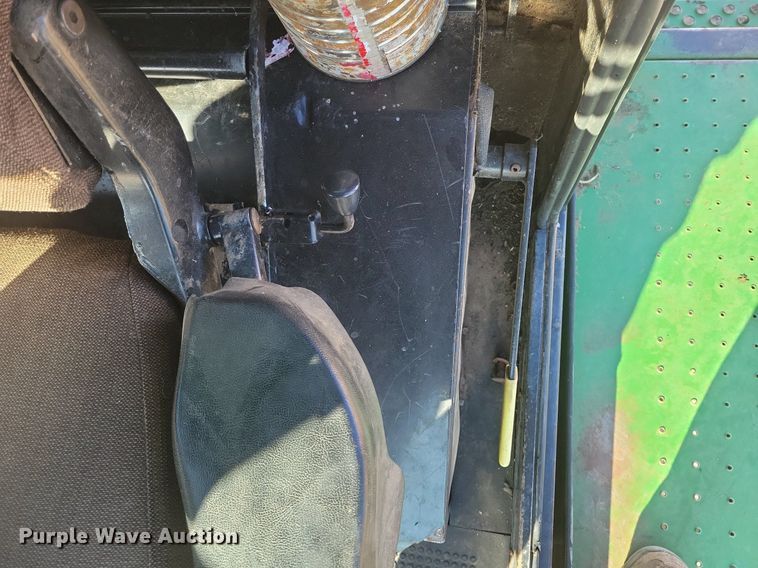 image for item LG9391 1987 John Deere 7720 Titan II  combine