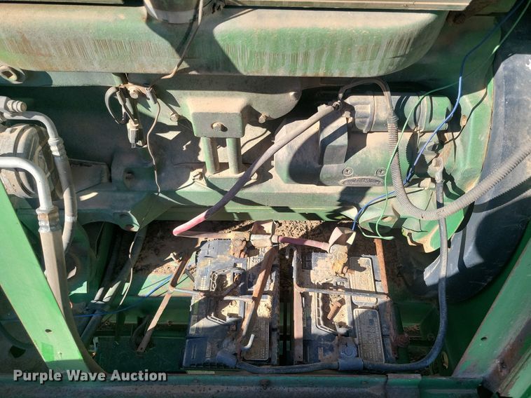 image for item LG9391 1987 John Deere 7720 Titan II  combine