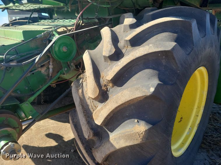 image for item LG9391 1987 John Deere 7720 Titan II  combine