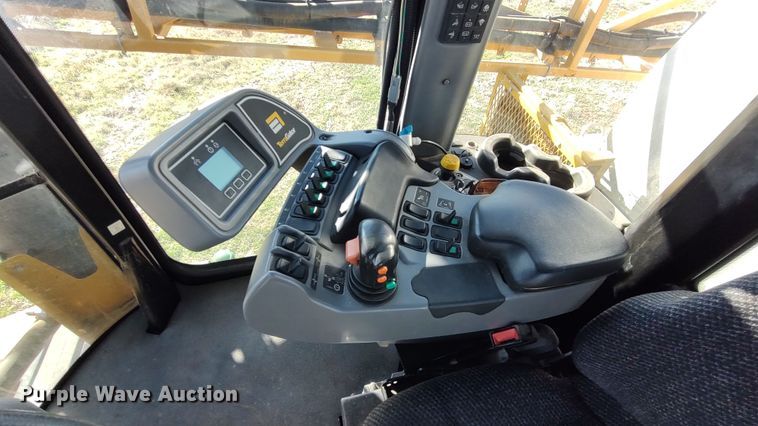 image for item LK9436 2010 Ag-Chem TerraGator 9203  sprayer