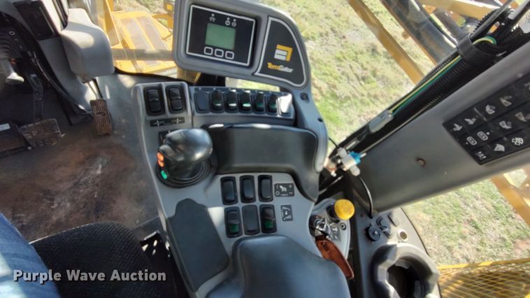 image for item LK9436 2010 Ag-Chem TerraGator 9203  sprayer