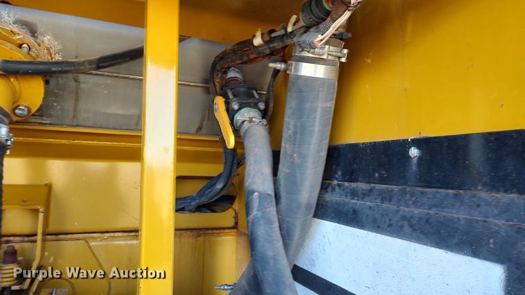 image for item LK9436 2010 Ag-Chem TerraGator 9203  sprayer