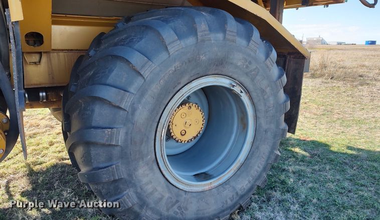 image for item LK9436 2010 Ag-Chem TerraGator 9203  sprayer