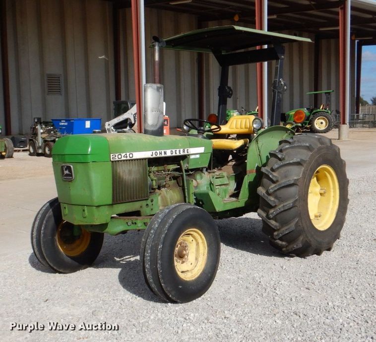 image for item LP9090 1976 John Deere 2040  tractor