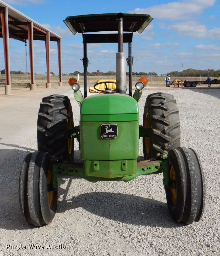 image for item LP9090 1976 John Deere 2040  tractor