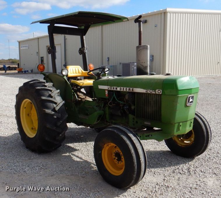 image for item LP9090 1976 John Deere 2040  tractor