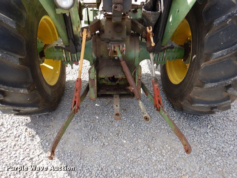 image for item LP9090 1976 John Deere 2040  tractor