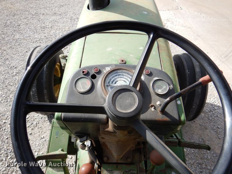 image for item LP9090 1976 John Deere 2040  tractor