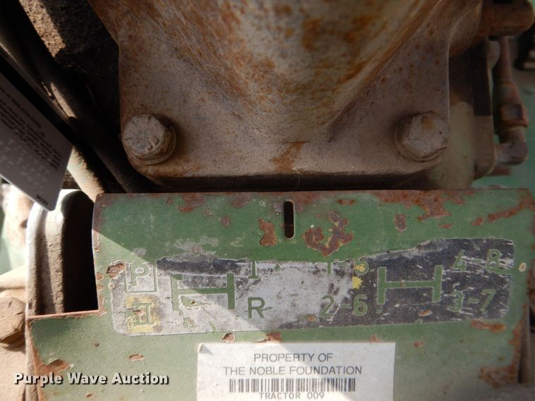 image for item LP9090 1976 John Deere 2040  tractor