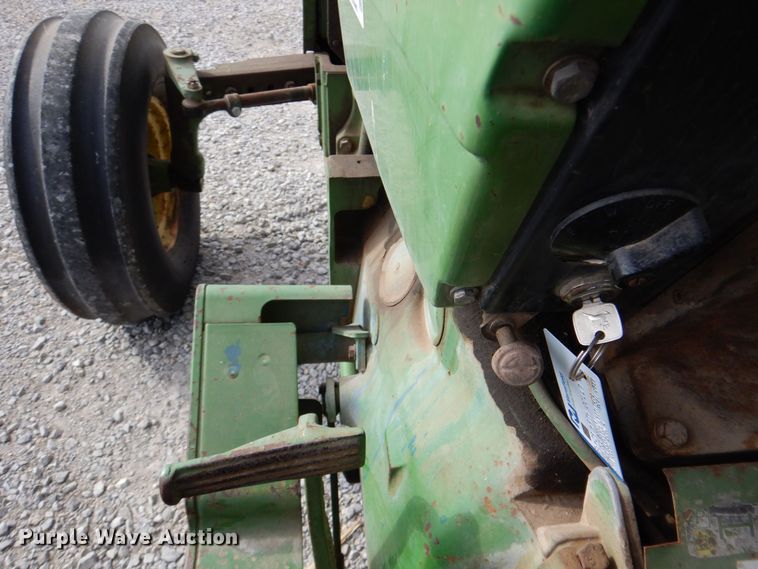 image for item LP9090 1976 John Deere 2040  tractor