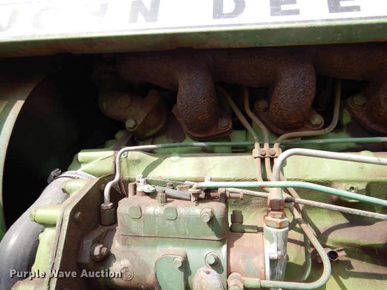 image for item LP9090 1976 John Deere 2040  tractor