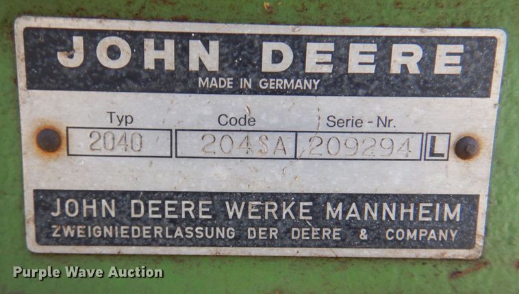 image for item LP9090 1976 John Deere 2040  tractor
