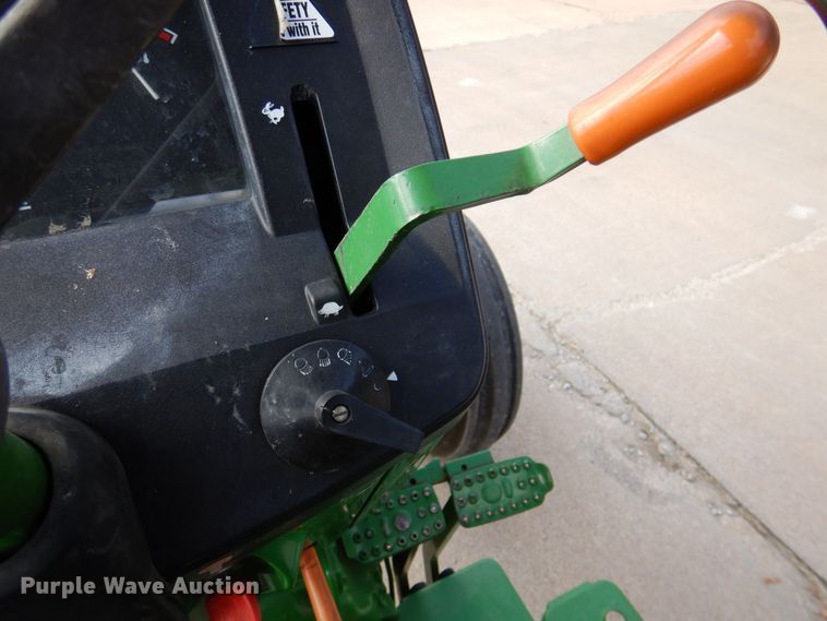 image for item LP9091 2009 John Deere 5045D  tractor