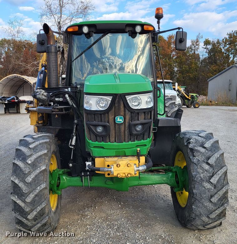 image for item LR9087 2016 John Deere 6115M  MFWD tractor