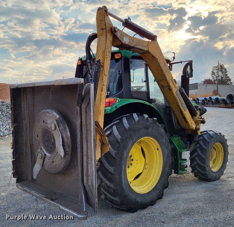 image for item LR9087 2016 John Deere 6115M  MFWD tractor