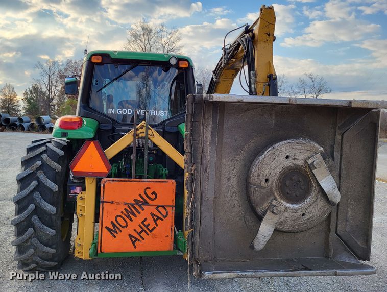 image for item LR9087 2016 John Deere 6115M  MFWD tractor
