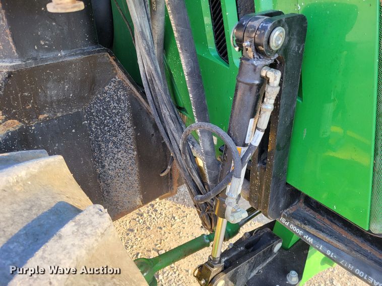 image for item LR9087 2016 John Deere 6115M  MFWD tractor