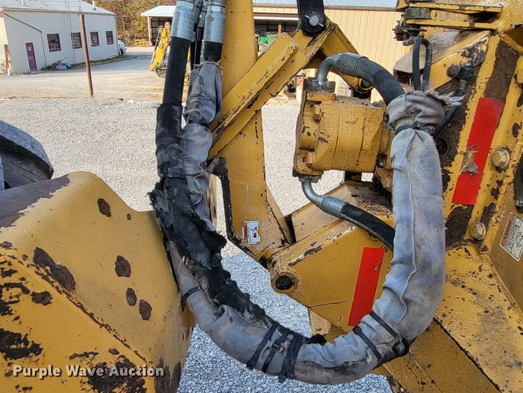 image for item LR9087 2016 John Deere 6115M  MFWD tractor