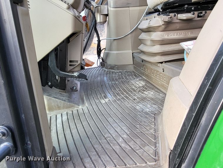 image for item LR9087 2016 John Deere 6115M  MFWD tractor